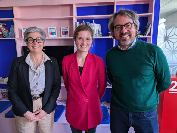 La députée du Loiret, Constance de Pélichy entourée des deux vice-présidents de notre think tank et co-pilotes de ce chantier Laurence Peyraut (DG du LEEM) et Jullien Brézun (DG de GPTW)